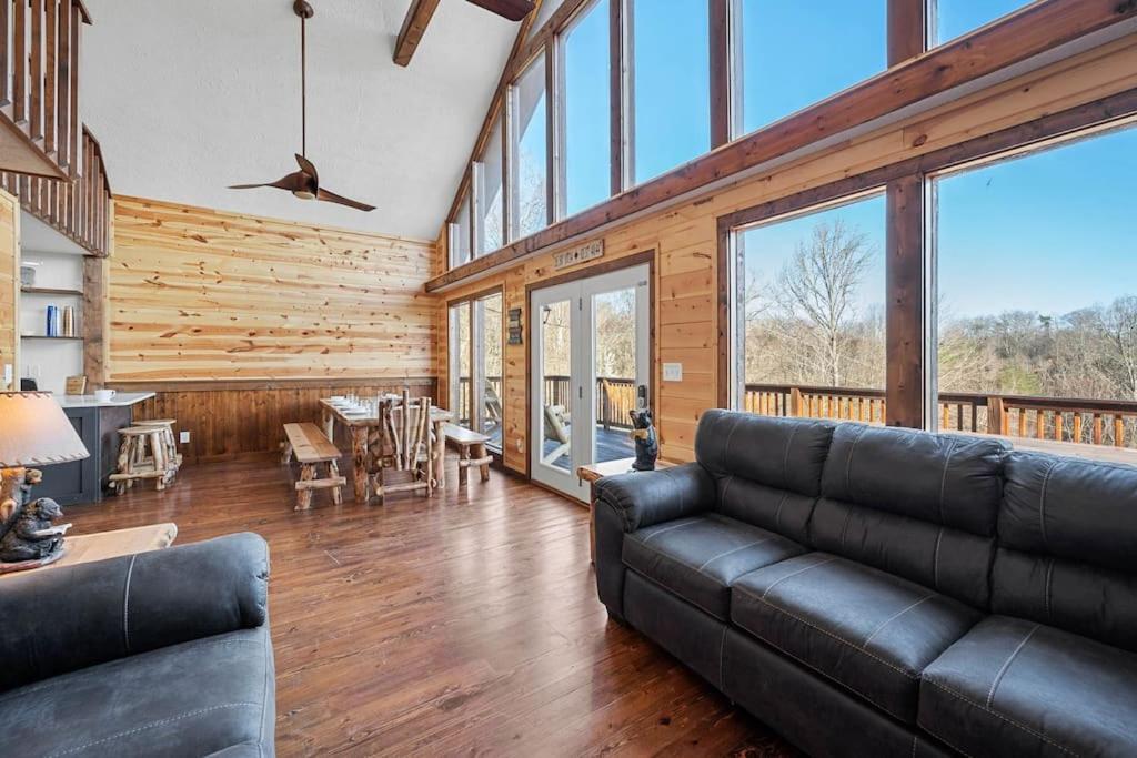 Dog Friendly! Views! Hot Tub! Close To Pf! Gsmnp Sevierville Exterior photo