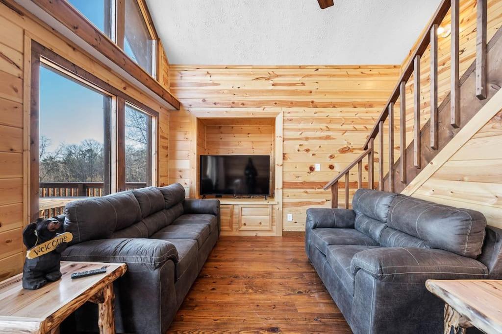 Dog Friendly! Views! Hot Tub! Close To Pf! Gsmnp Sevierville Exterior photo