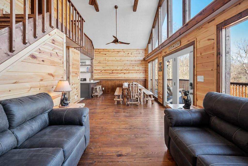 Dog Friendly! Views! Hot Tub! Close To Pf! Gsmnp Sevierville Exterior photo